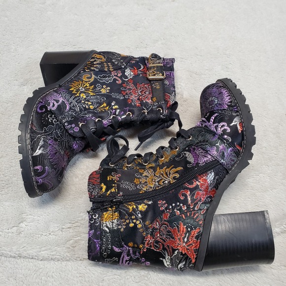 Diba Black Floral Embroidered Combat Heeled Ankle Boots 8 Asian Whimsigoth Glam - Picture 2 of 12